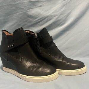 L Paolo Black Leather Wedges